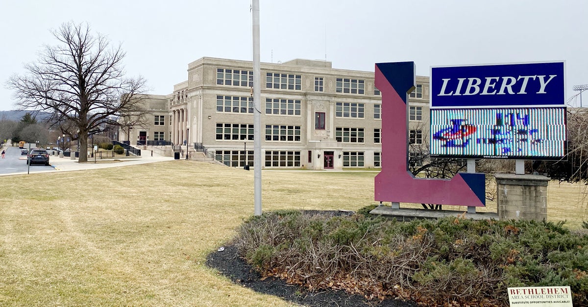 LVHN Mentors Help Guide Liberty High School Biomedical Science Class